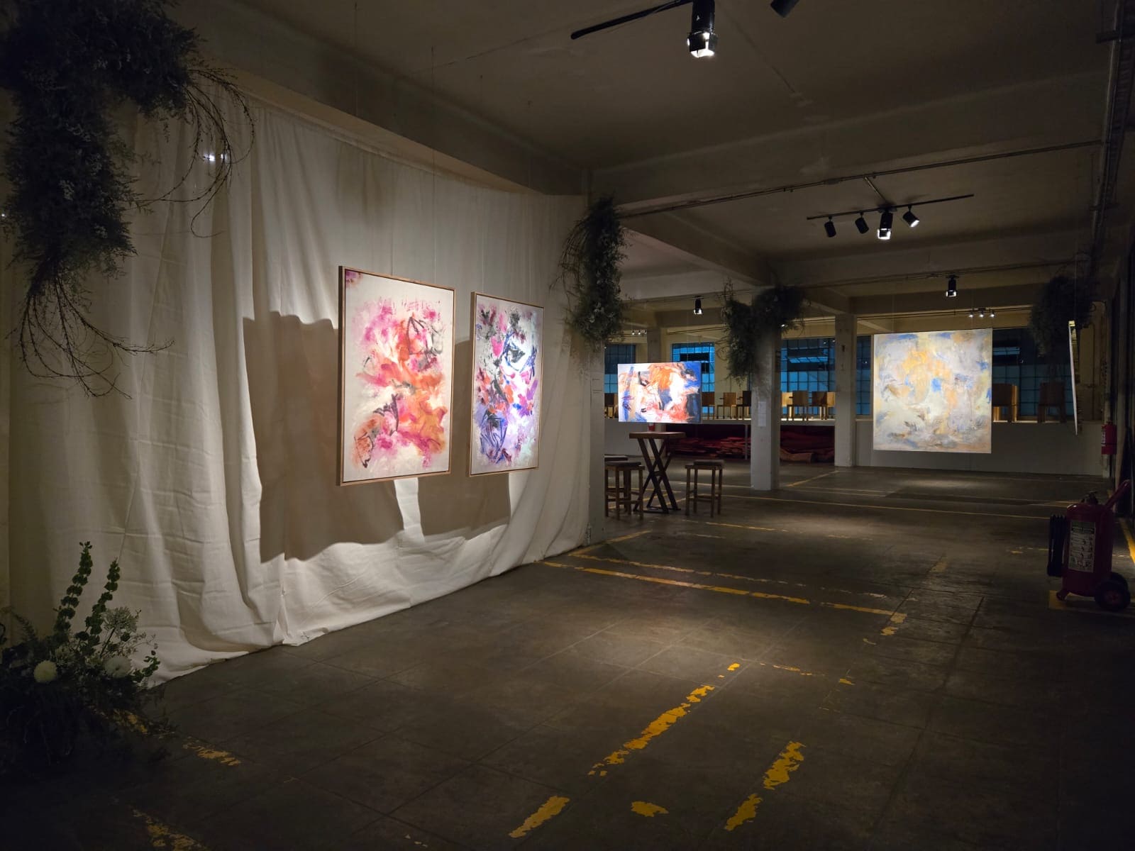 Detalle de luminaria Soraa usada en exposición de arte moderno. Diseño de iluminación con tecnología Soraa – Iluminautas